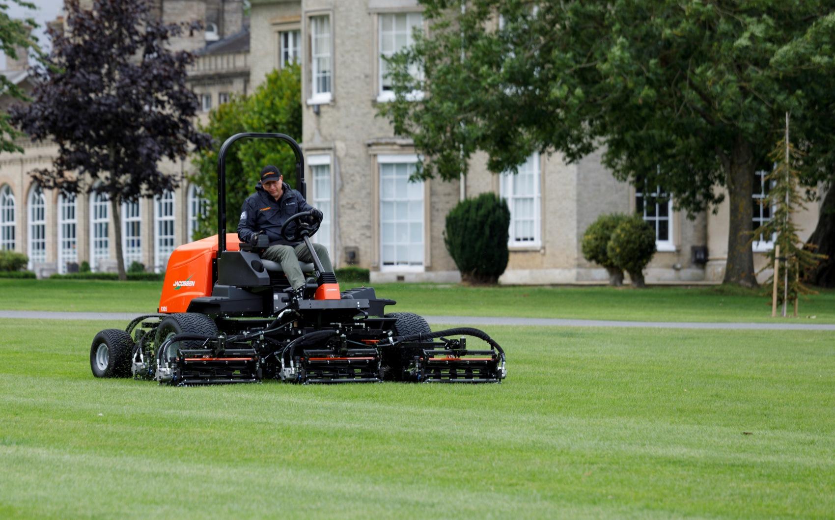 F305 on grass