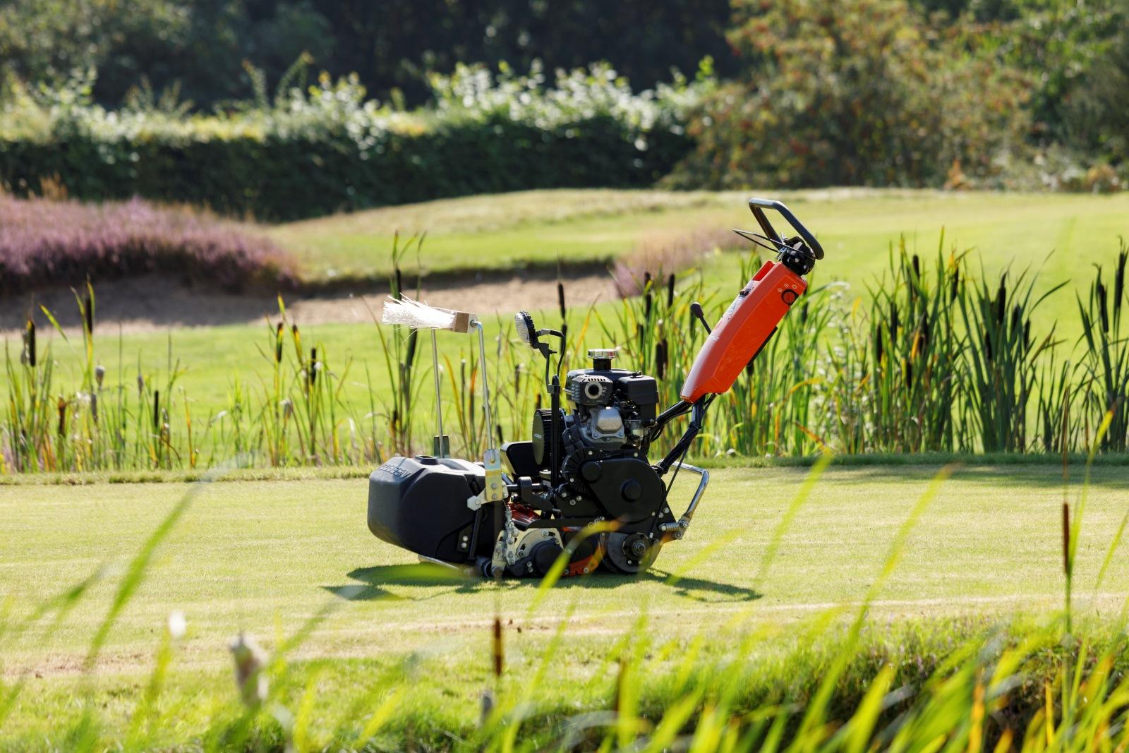 Eclipse 2 Hybrid on grass