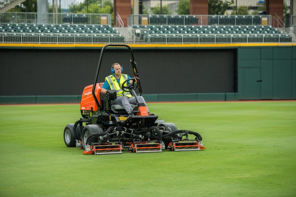 SLF530 on grass