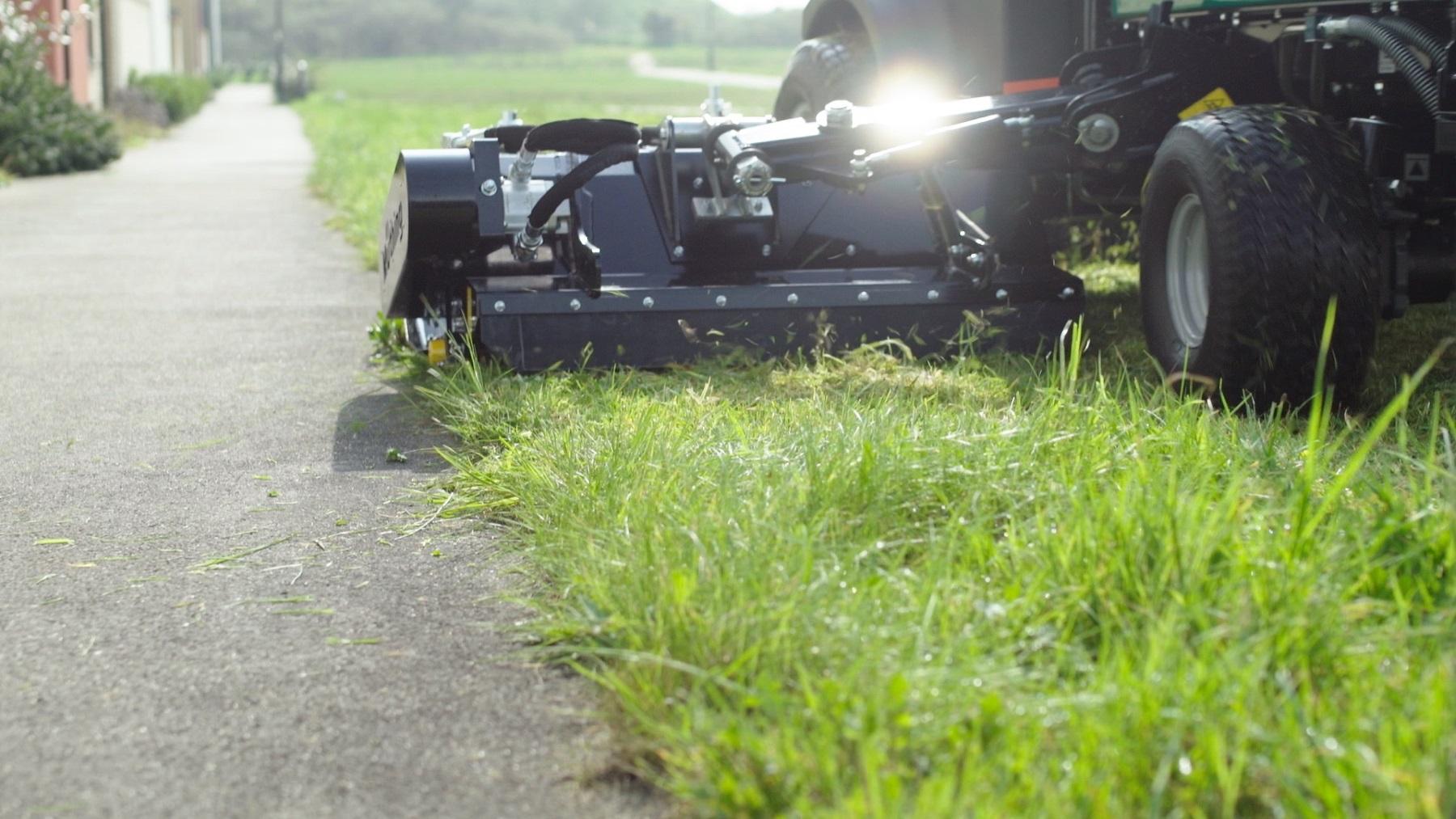 HM600 on grass