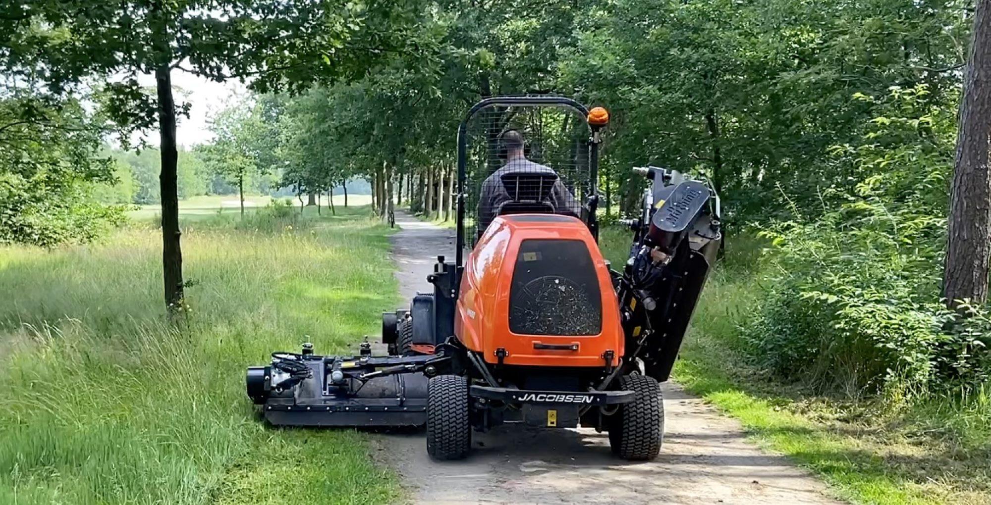 HM600 on grass